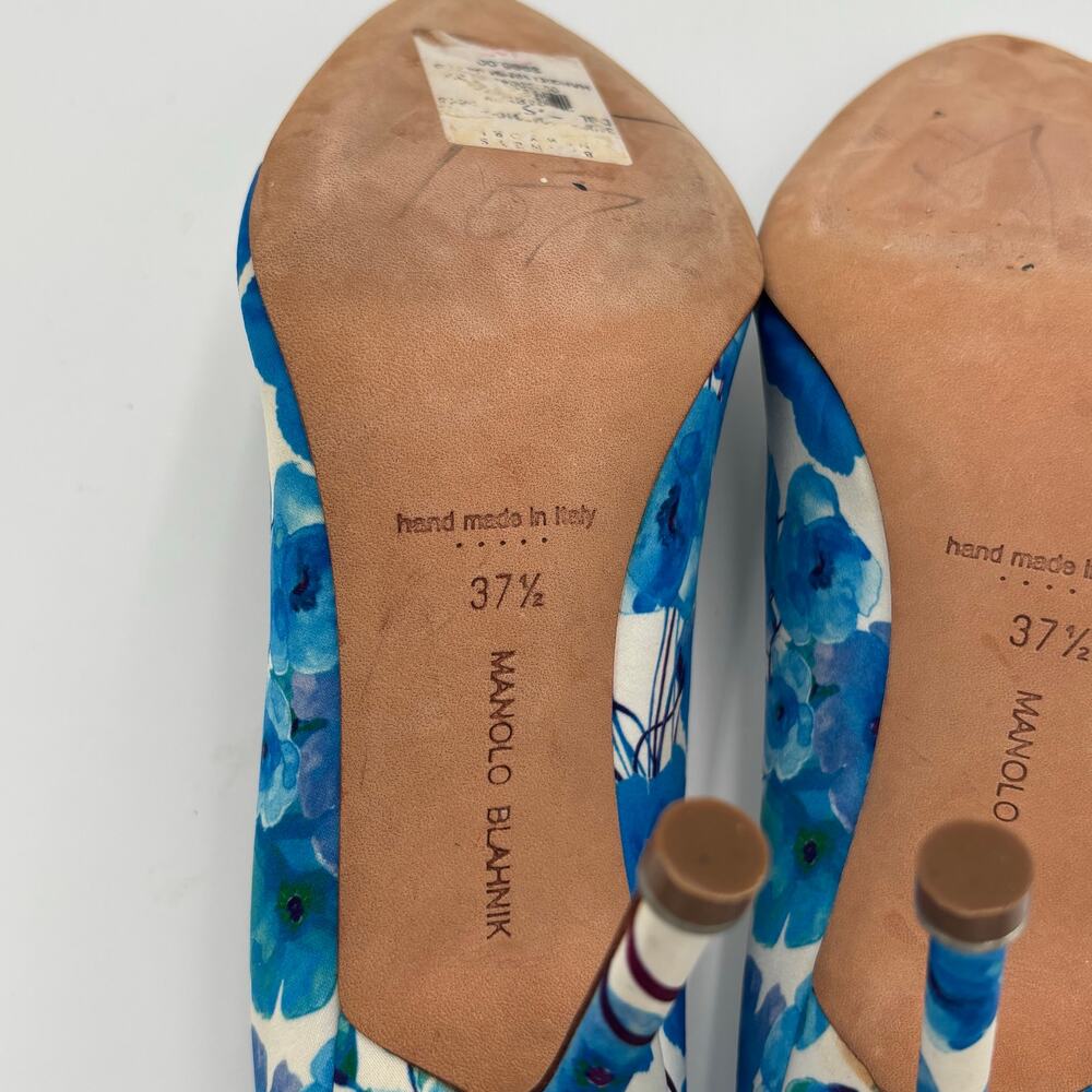 Manolo Blahnik Hangisi 105 Blue Floral Print Satin Crystal Buckle Pump Size 37.5 - Picture 12 of 12